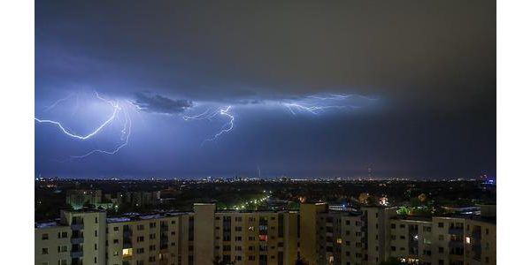 機(jī)房動(dòng)環(huán)監(jiān)控系統(tǒng)告訴你機(jī)房的防雷小知識(shí)