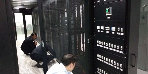 機(jī)房環(huán)境監(jiān)控設(shè)備采集器